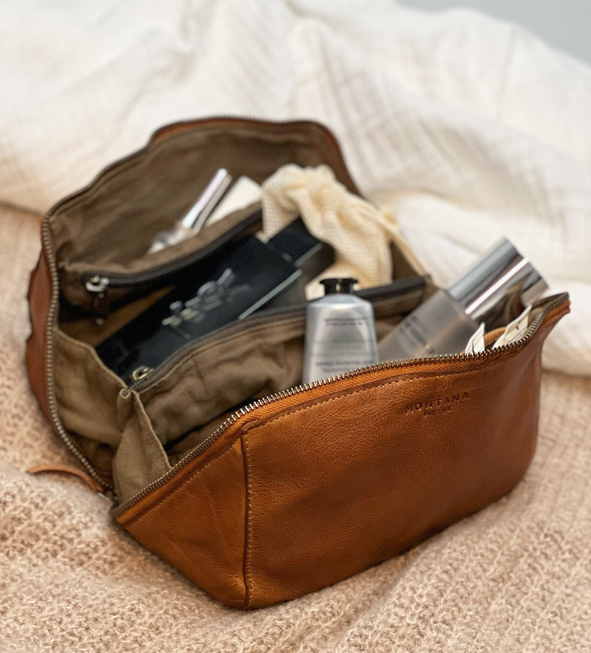 Montana est. 1957 Austin Toiletbags Cognac