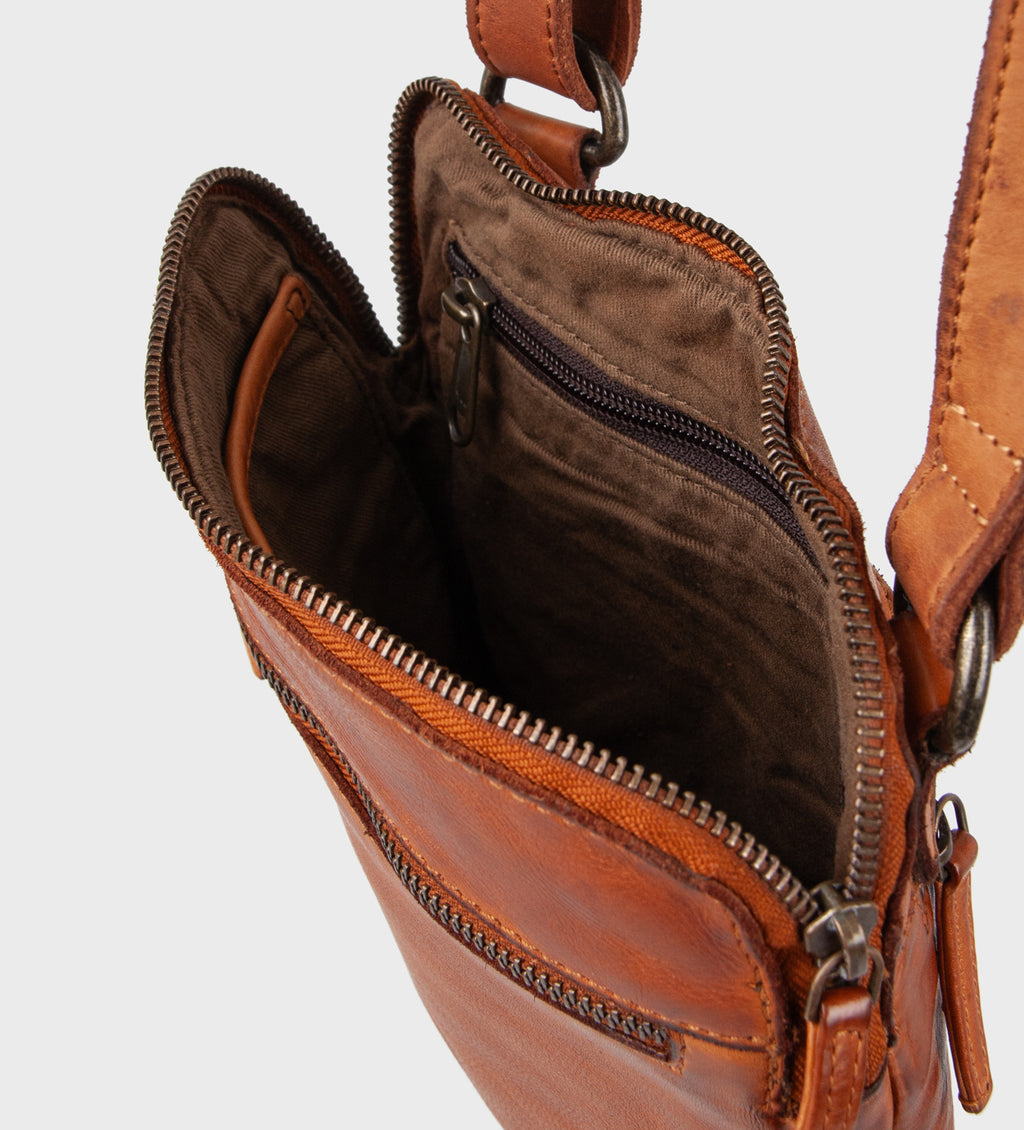 Montana est. 1957 Atkins Bags Cognac