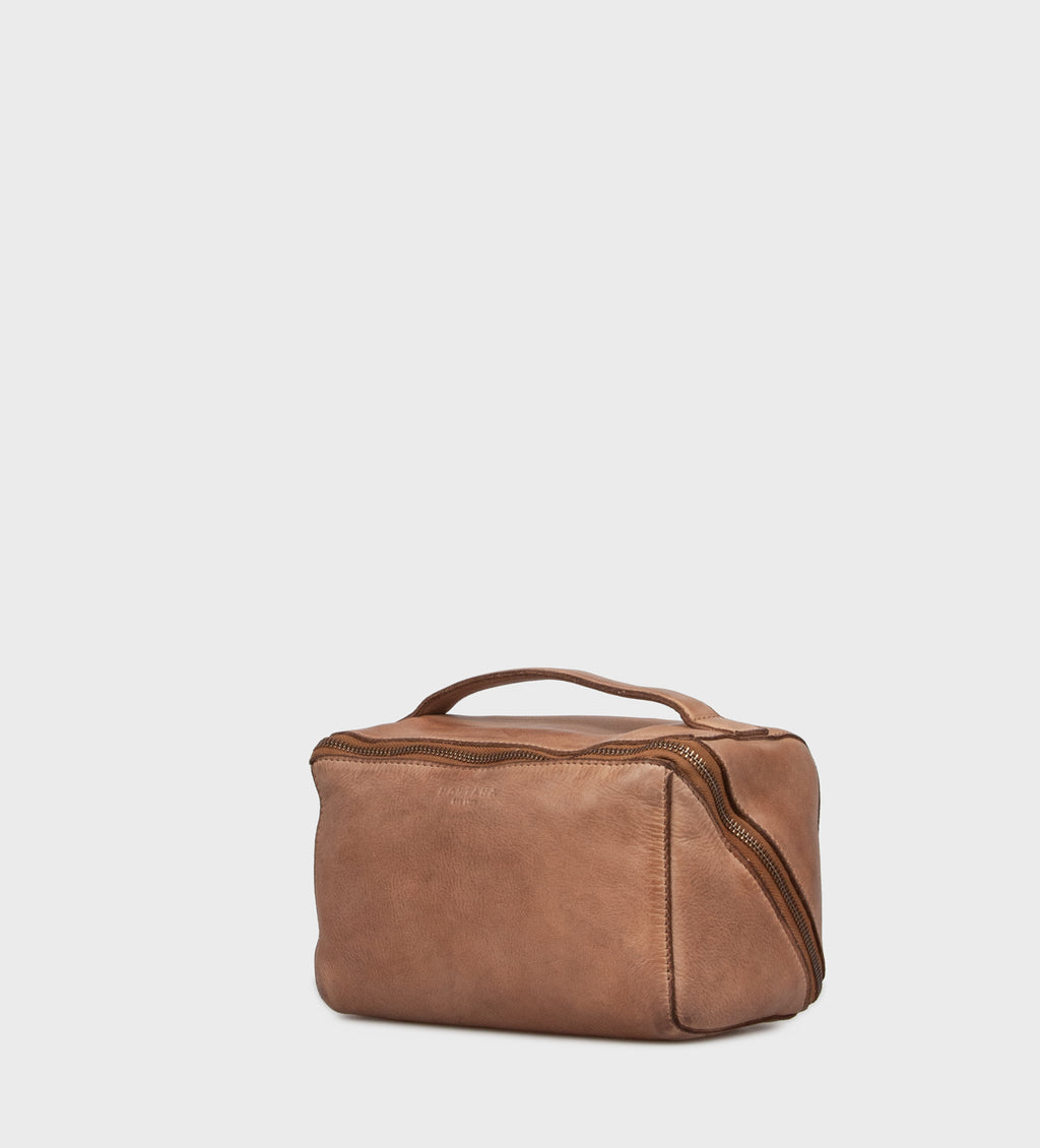 Montana est. 1957 Austin Toiletbags Walnut