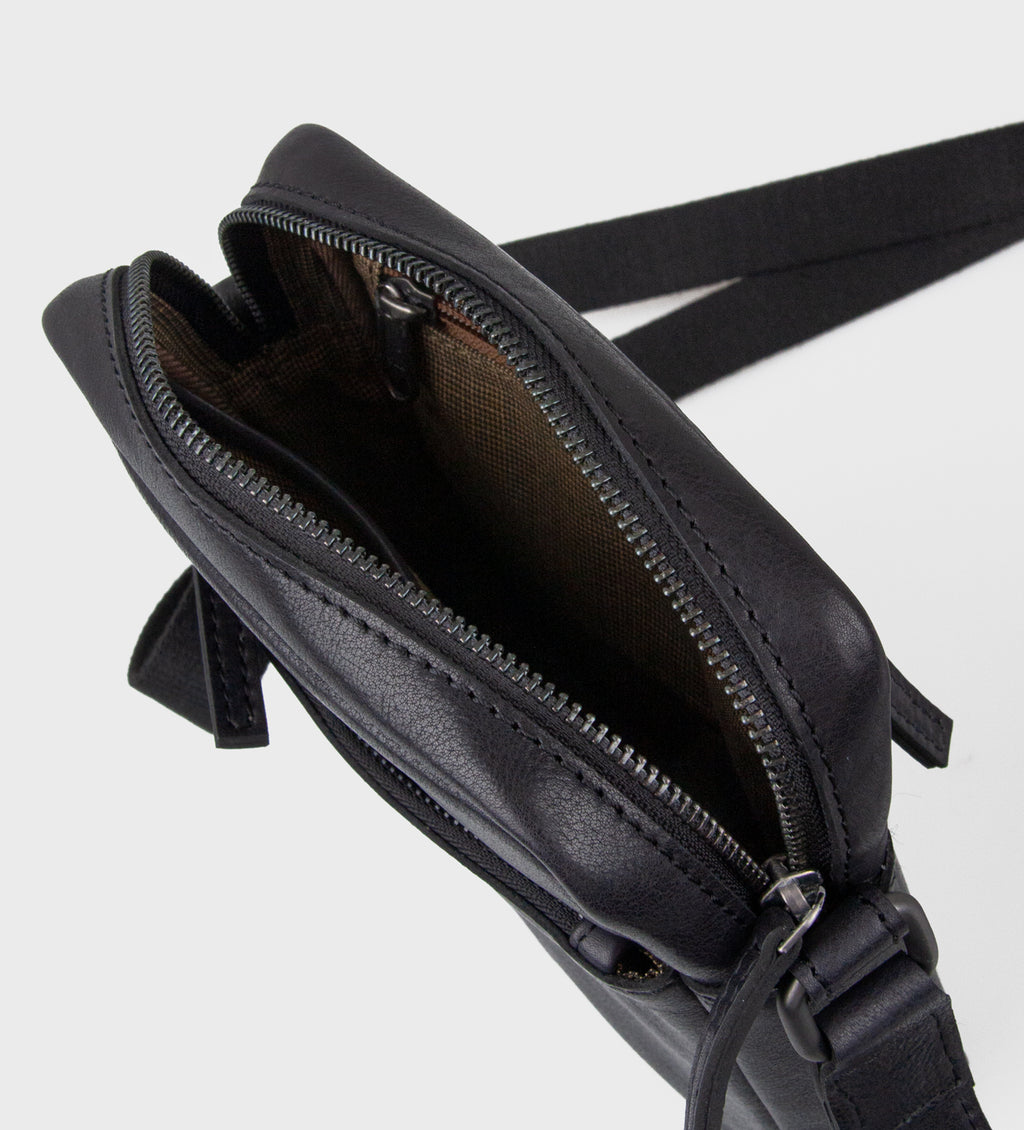 Montana est. 1957 Axel Bags Black