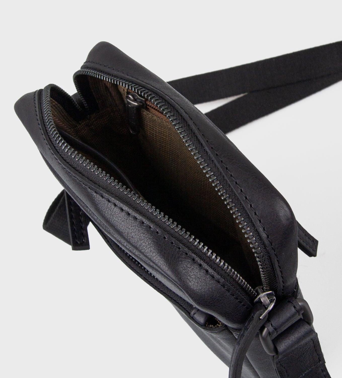 Montana est. 1957 Axel Bags Black