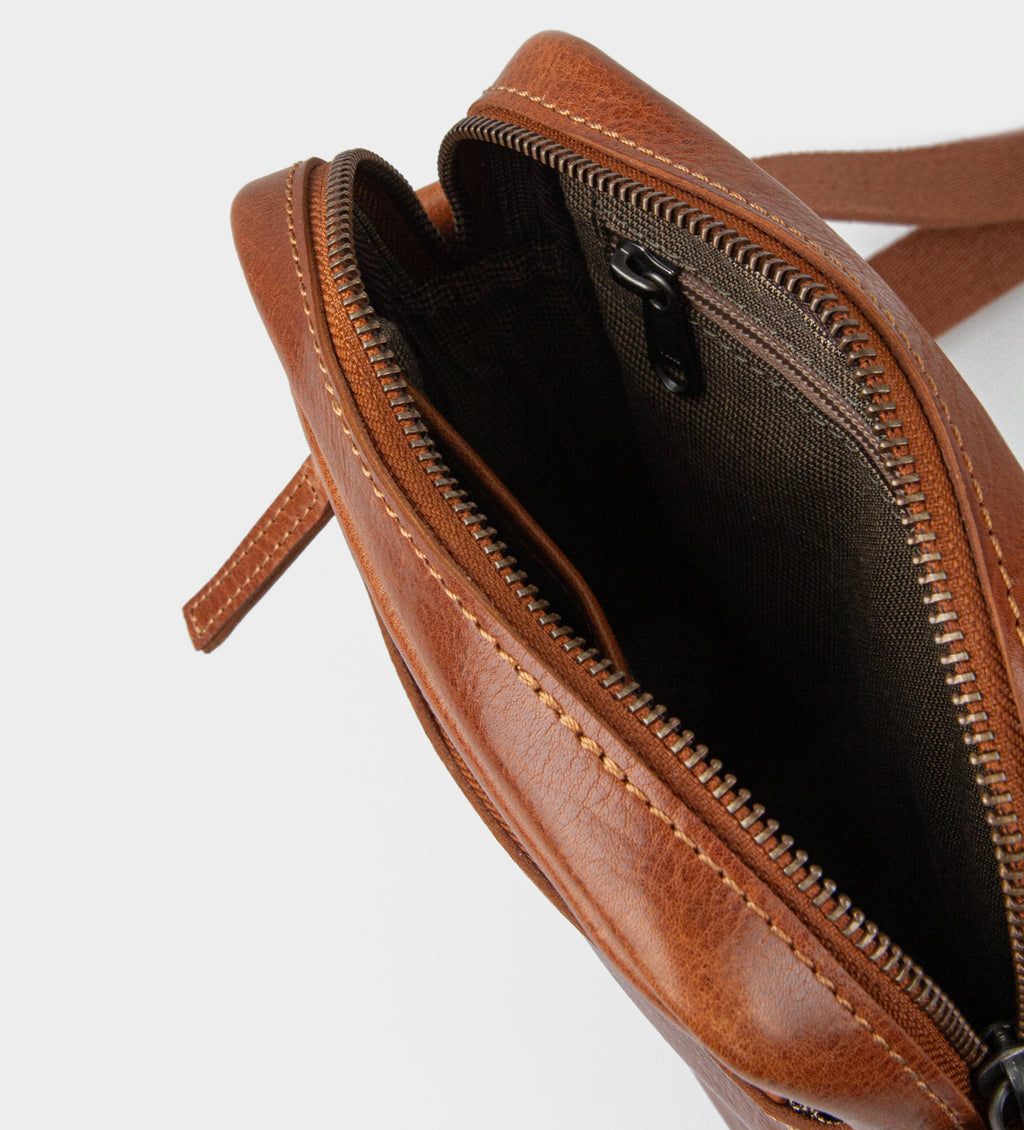 Montana est. 1957 Axel Bags Cognac