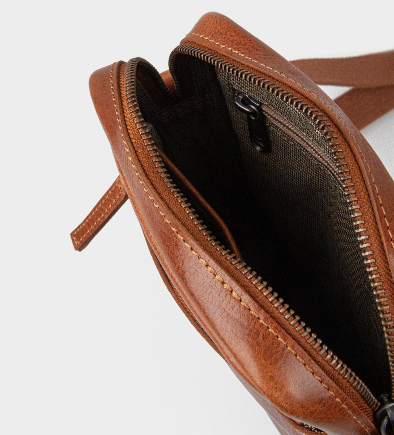 Montana est. 1957 Axel Bags Cognac