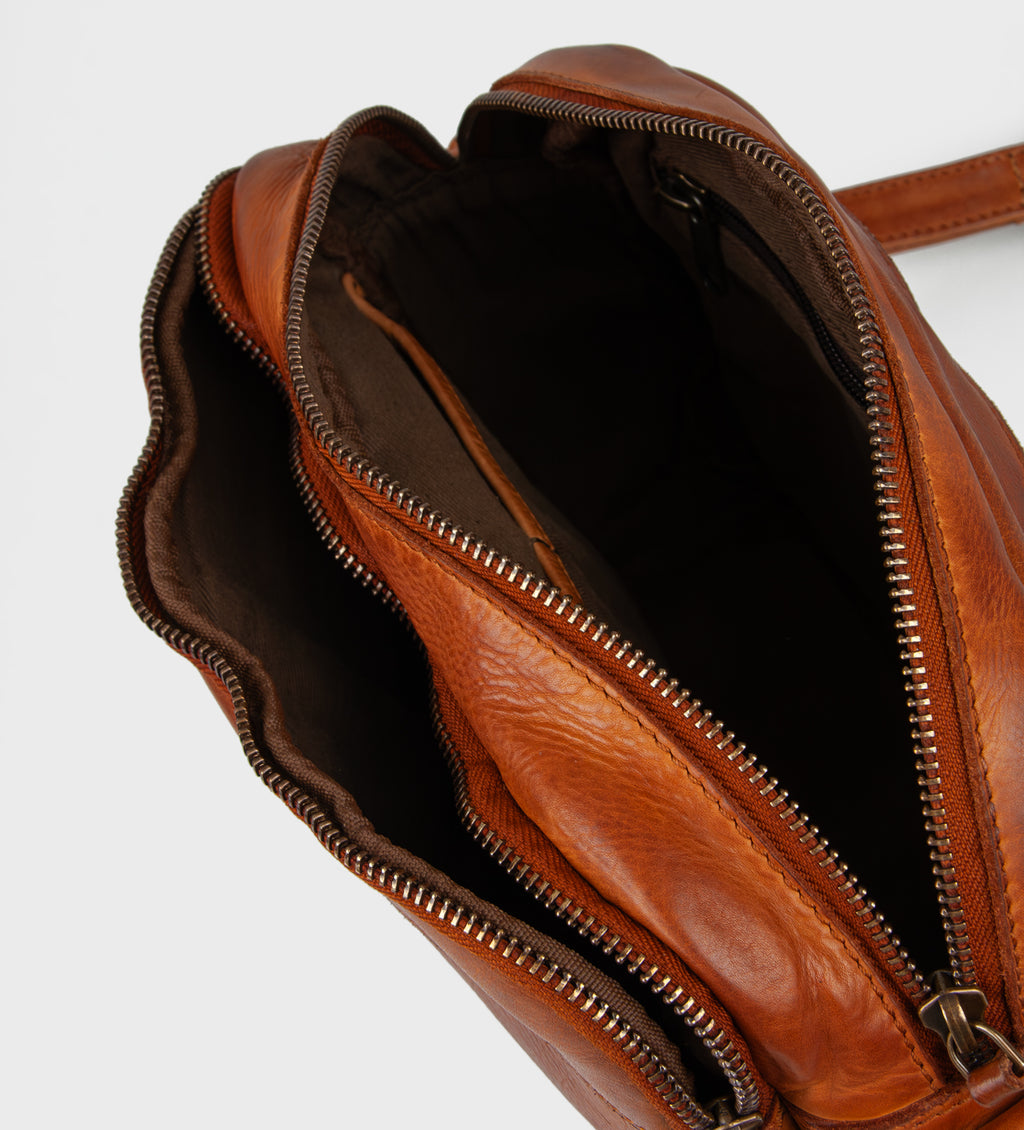 Montana est. 1957 Baker Urban Bags Cognac