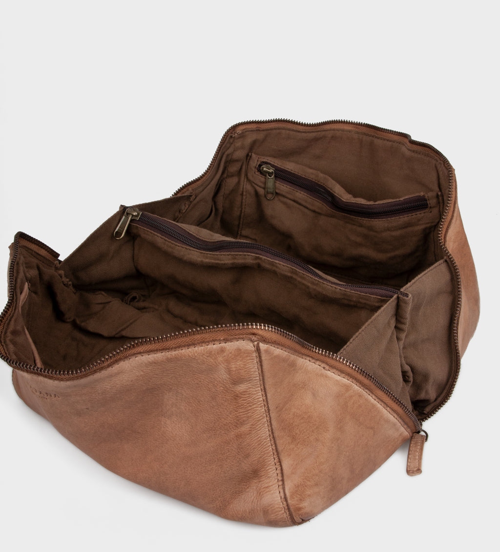Montana est. 1957 Dillon Toiletbags Walnut