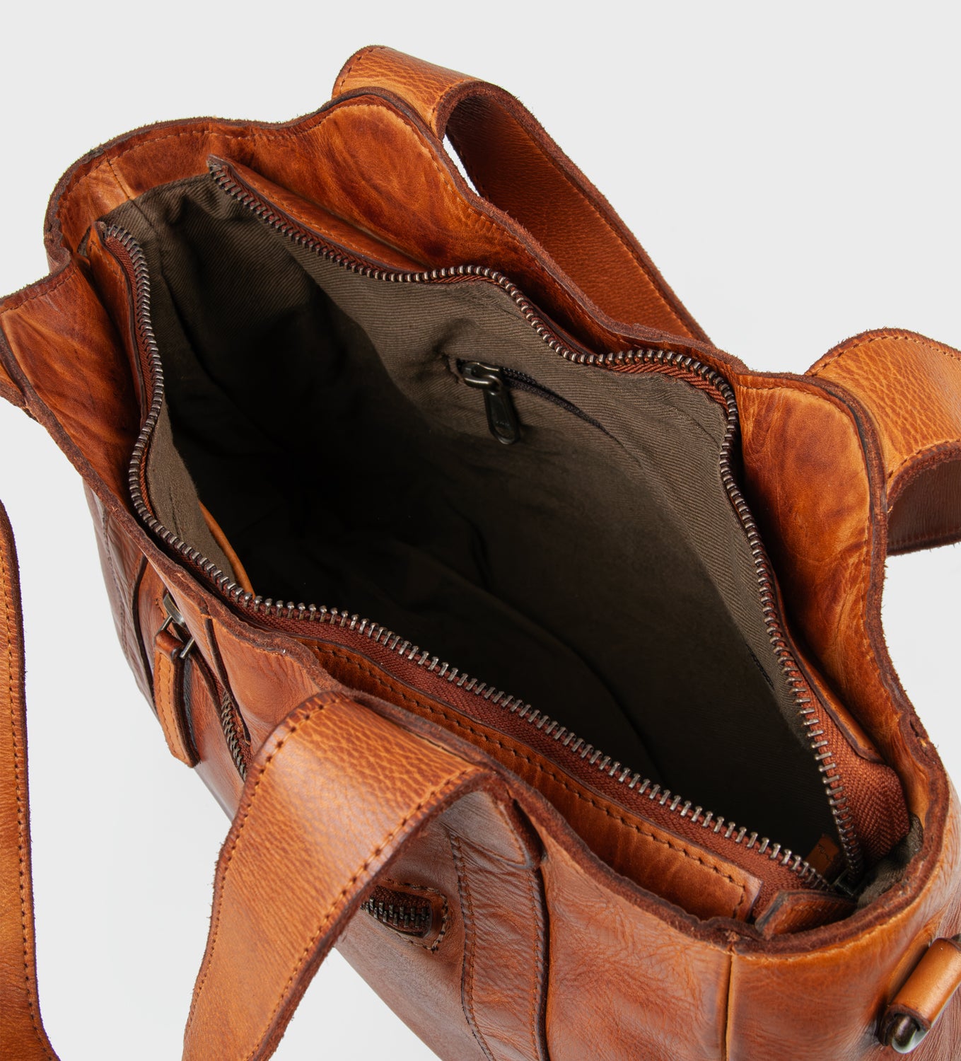 Montana est. 1957 Moore Crossbody bag Cognac