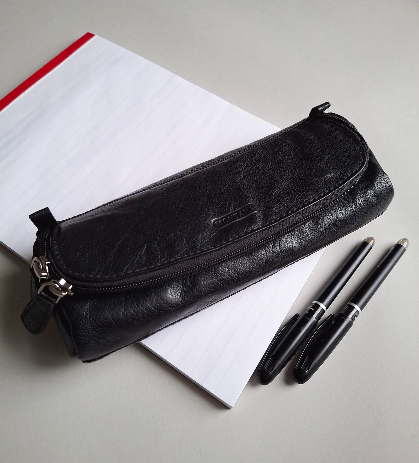 Montana est. 1957 Pencil Case, round Pencil Case Black