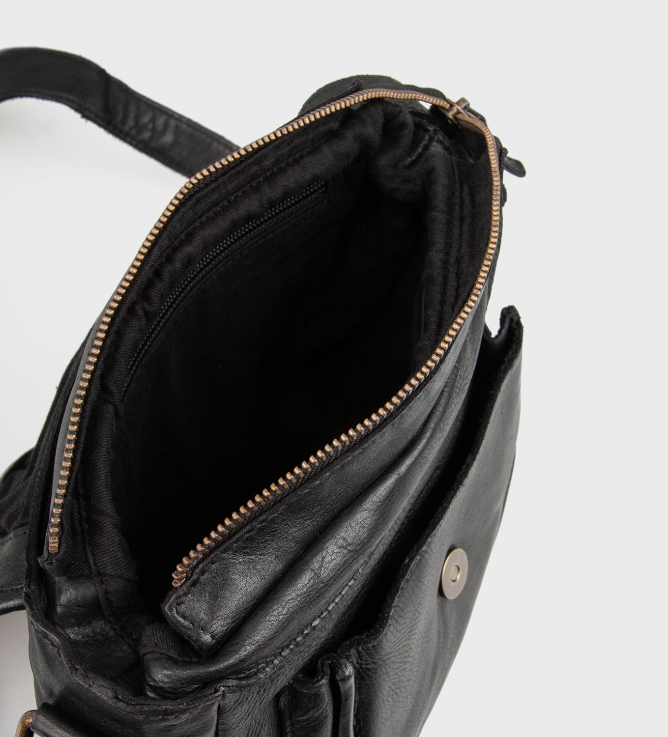 Montana est. 1957 Sidney Bags Black