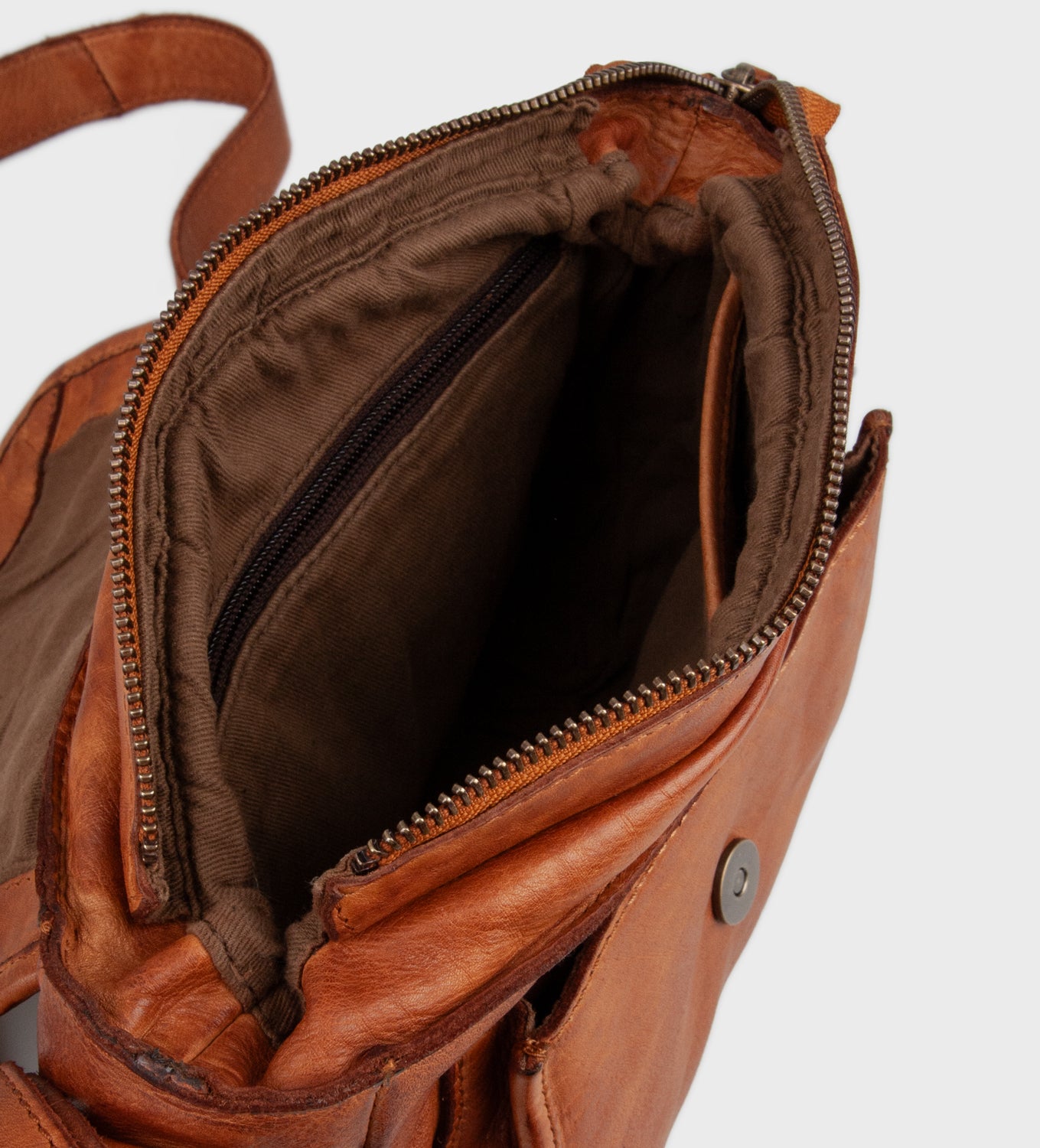 Montana est. 1957 Sidney Bags Cognac