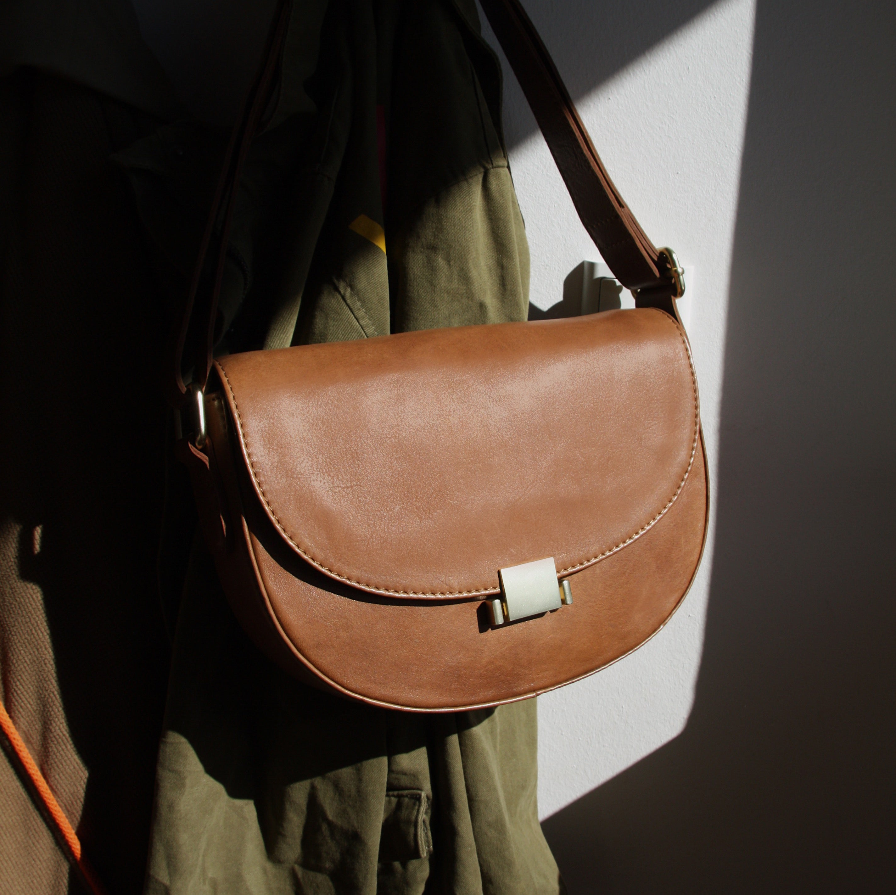 Montana est. 1957 Trosa Bags Cognac
